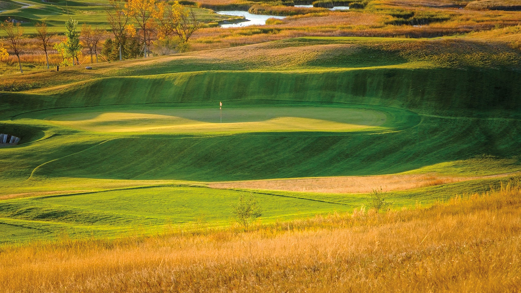 Play 18 scenic holes at Fox Hills Golf Course | North Dakota Living